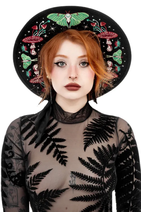 AUTUMNAL EQUINOX HAT Kapelusz z haftem ćmy-Restyle Fashion