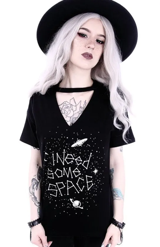 Gotycka koszulka z konstelacjami gwiazd V-neck z chokerem "I NEED SOME SPACE"-Restyle Online