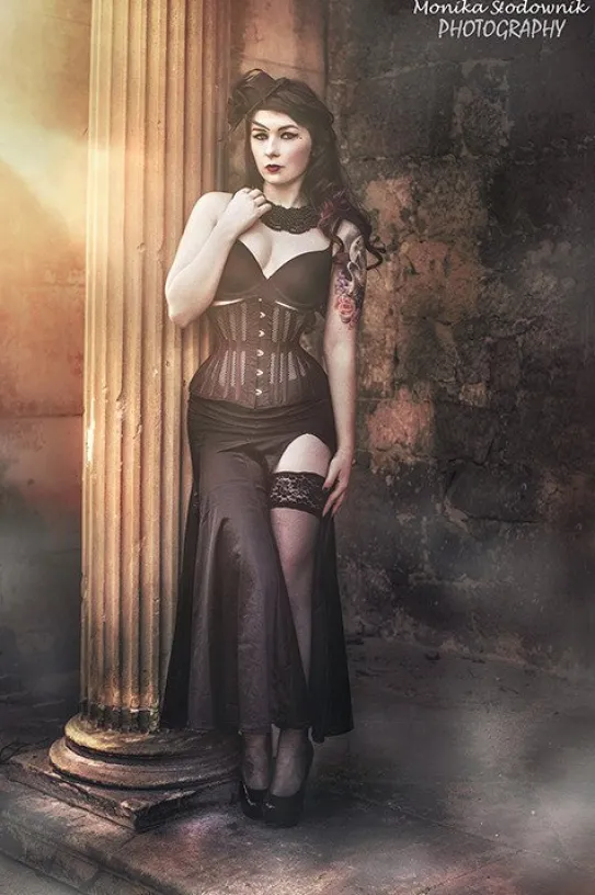 Gotycki gorset z siatki mocno modelujący "CU2 Black Mesh Underbust”-Restyle Outlet
